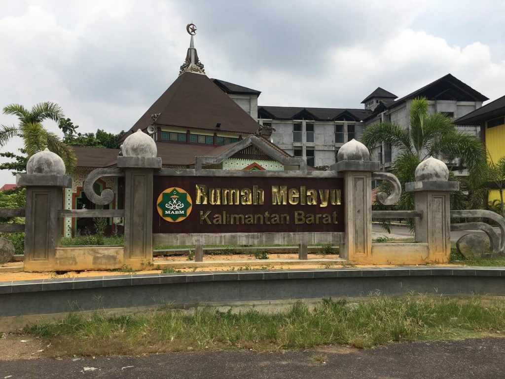Menikmati Keangunan Rumah Adat Melayu Pontianak