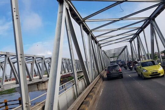 jembatan unik di Pontianak